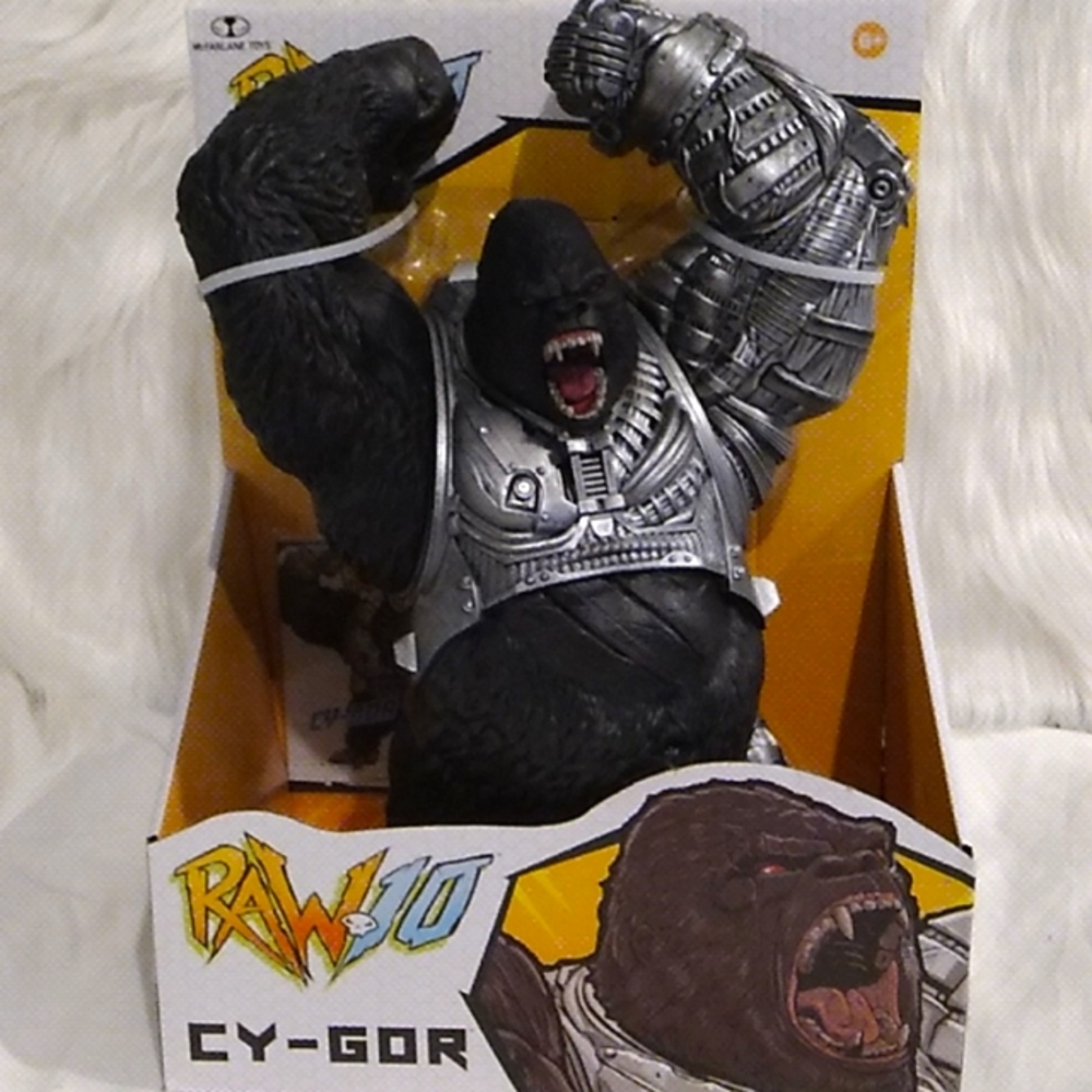 FINAL SALE!! NWT RAW10 Cy - GOR Silverback Gorilla